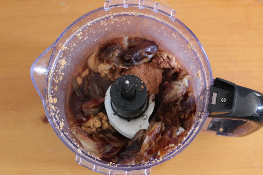 cashew butter dates and cocoa